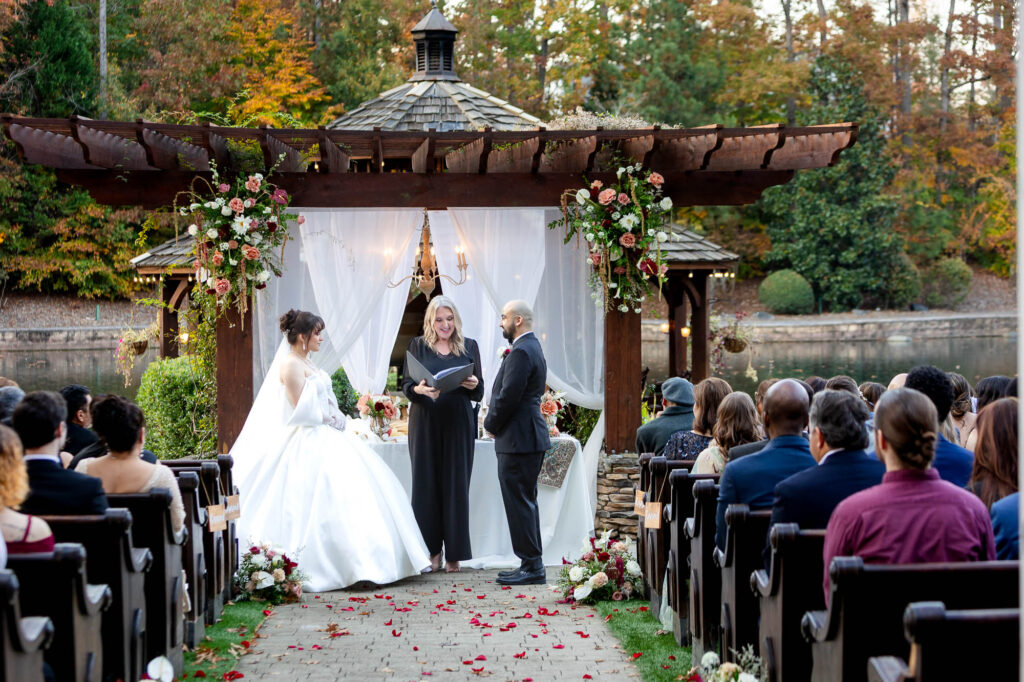 lakeside wedding ceremony at Rocky's Lake Estate