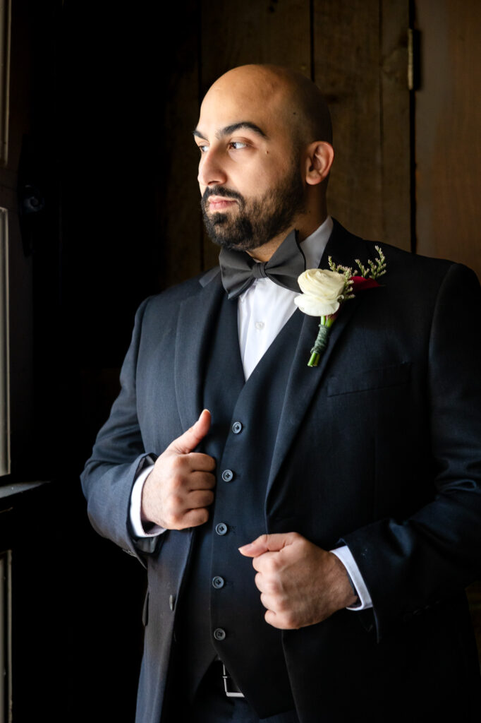 groom wedding photos
