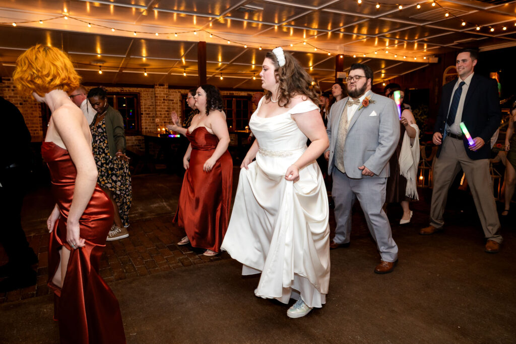 wedding couple dancing